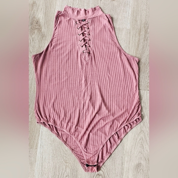2XL Charlotte Russe Plus Lace-Up Bodysuit - Picture 1 of 5